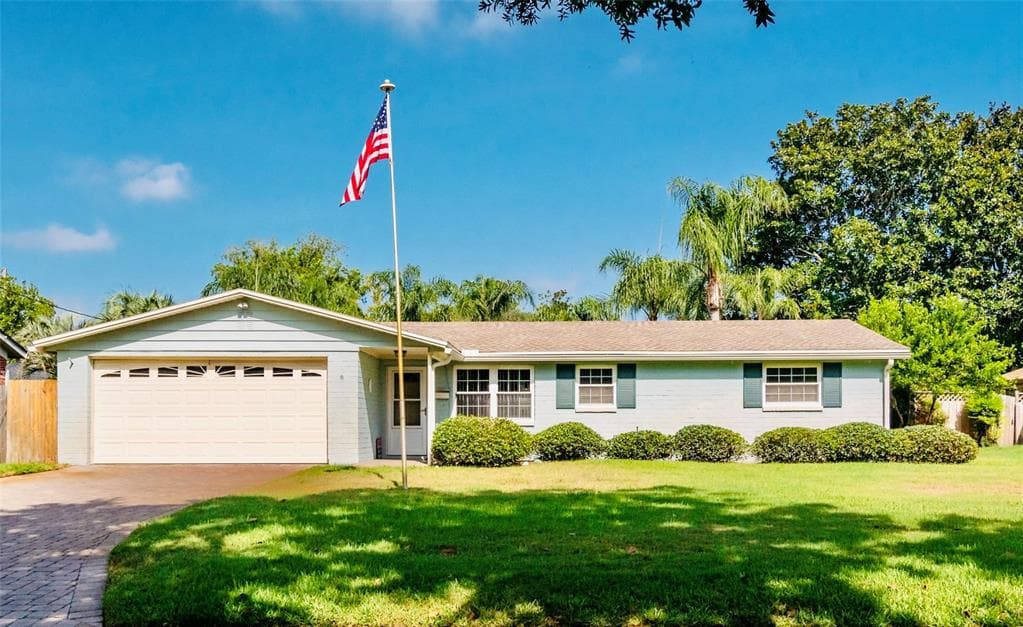 1910 OAK GROVE CIRCLE