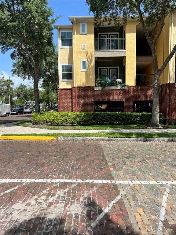 2010 E PALM AVENUE UNIT 14220 TAMPA, FL 33605