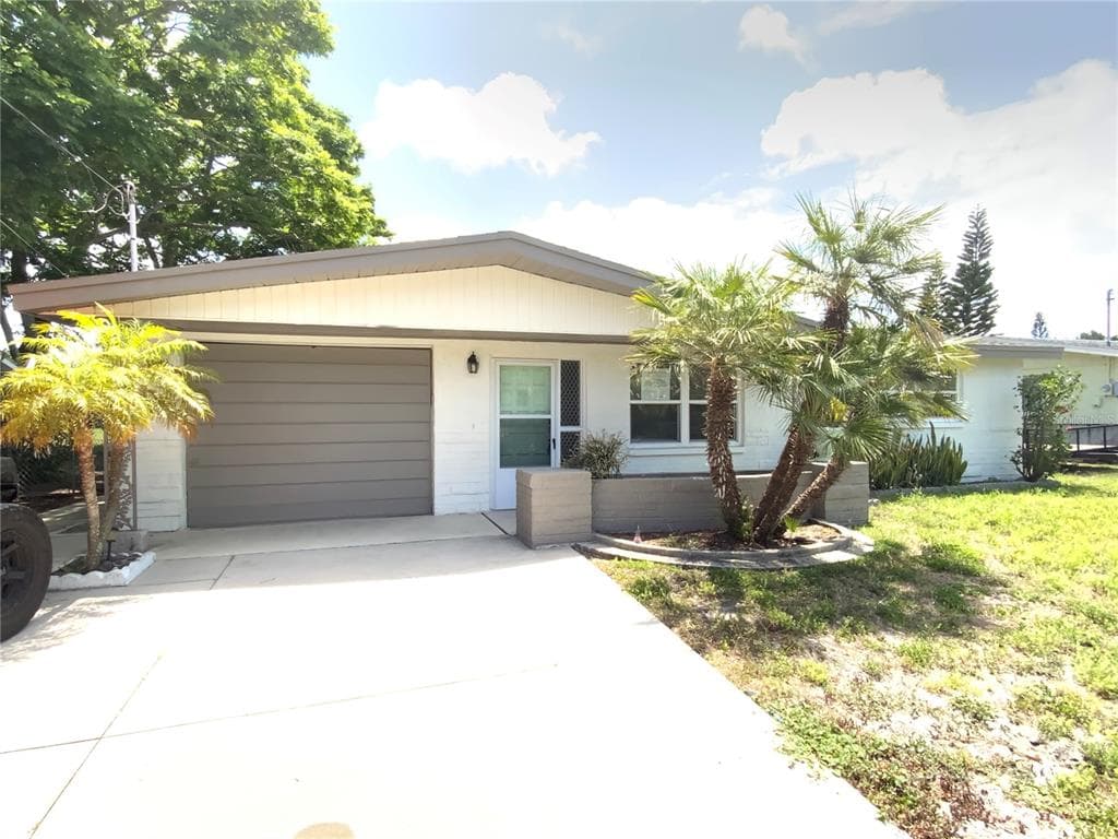 8910 HARVEY LANE PORT RICHEY, FL 34668