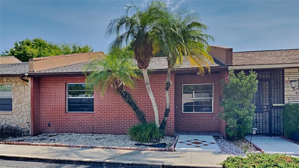 911 E MILLARD COURT DAYTONA BEACH, FL 32117