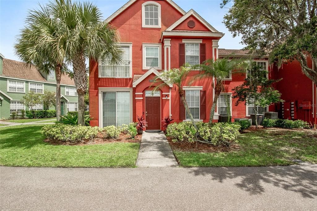 9534 LAKE CHASE ISLAND WAY TAMPA, FL 33626