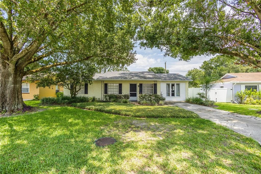 1322 WATERVIEW BOULEVARD E LAKELAND, FL 33801