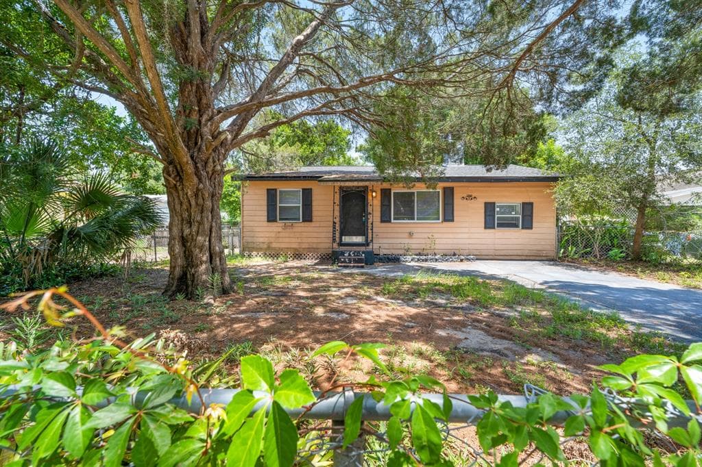 1357 TIOGA AVENUE CLEARWATER, FL 33756