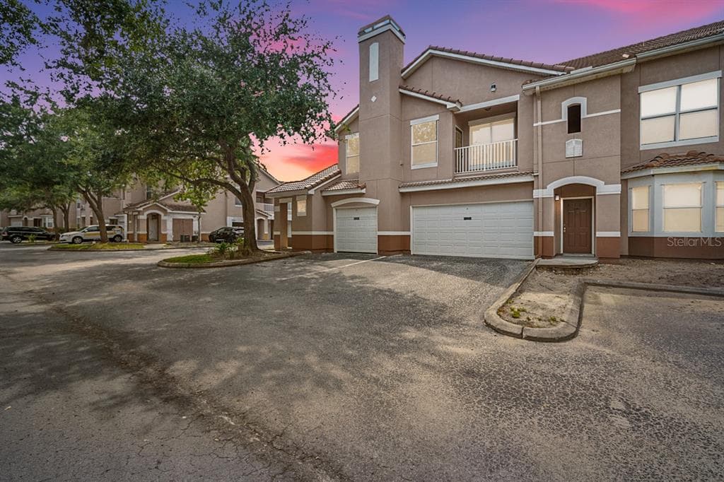 18126 VILLA CREEK DRIVE UNIT 18126 TAMPA, FL 33647
