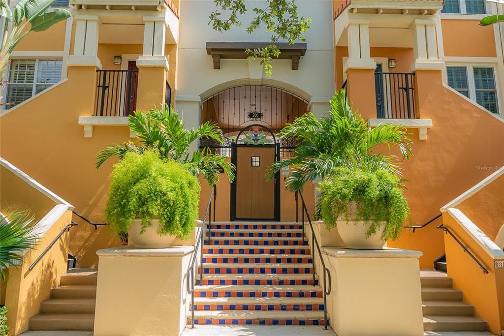 100 4TH AVENUE S UNIT 217 ST PETERSBURG, FL 33701