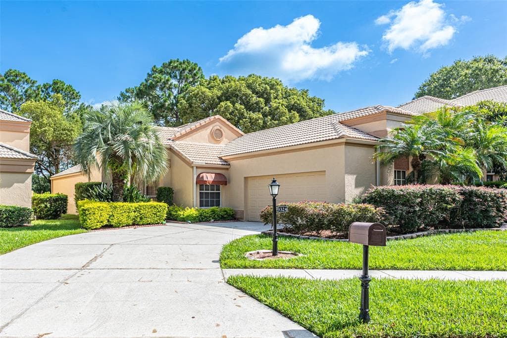 9324 FAIRWAY LAKES COURT