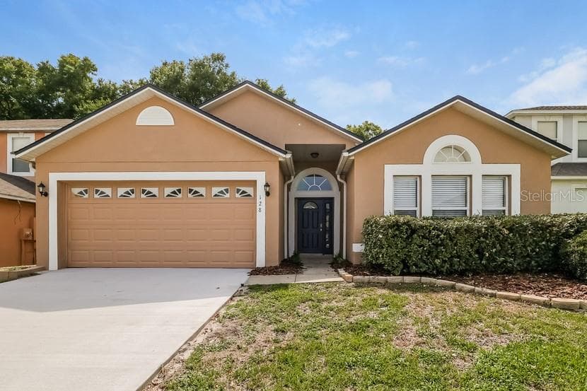 128 OAK VIEW PLACE SANFORD, FL 32773