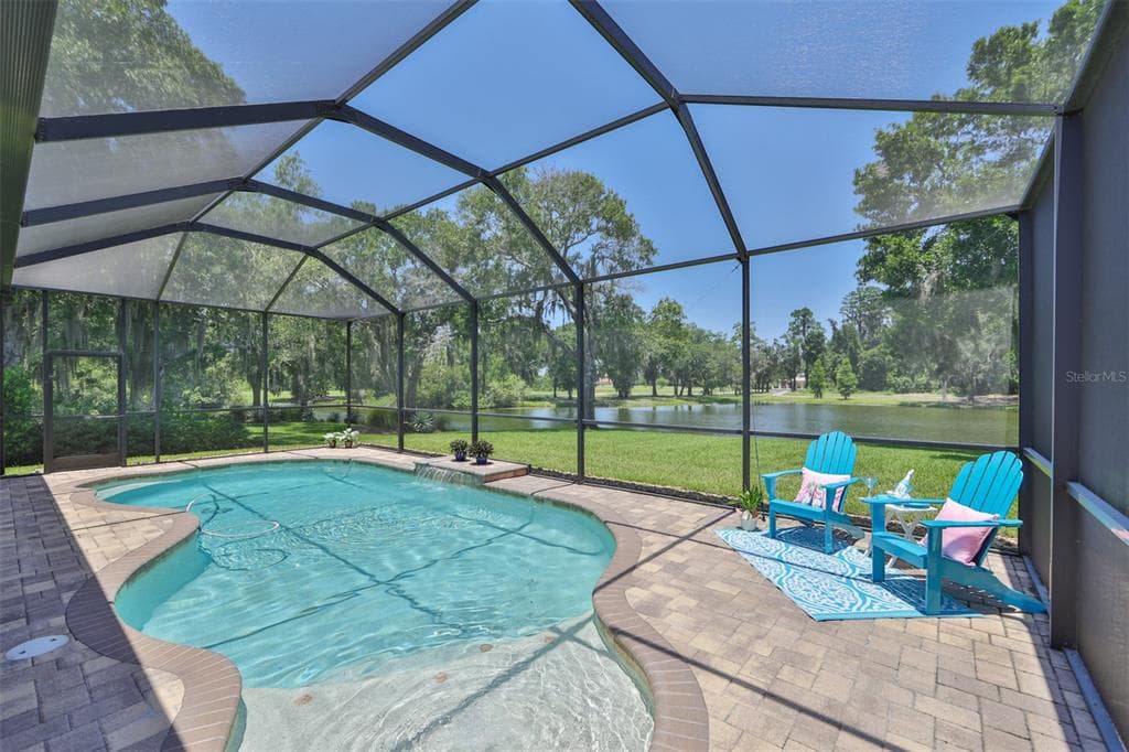 906 VISTA VERDE LANE