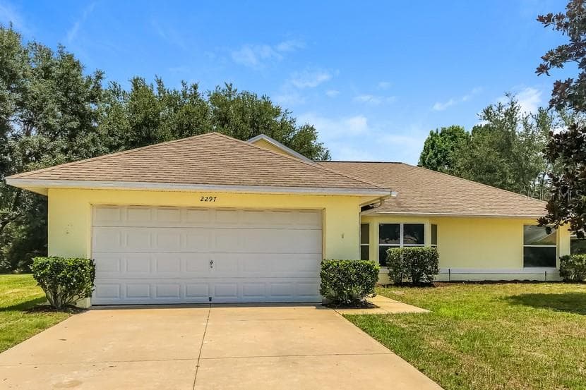 2297 W MOONLIGHT LANE EUSTIS, FL 32726