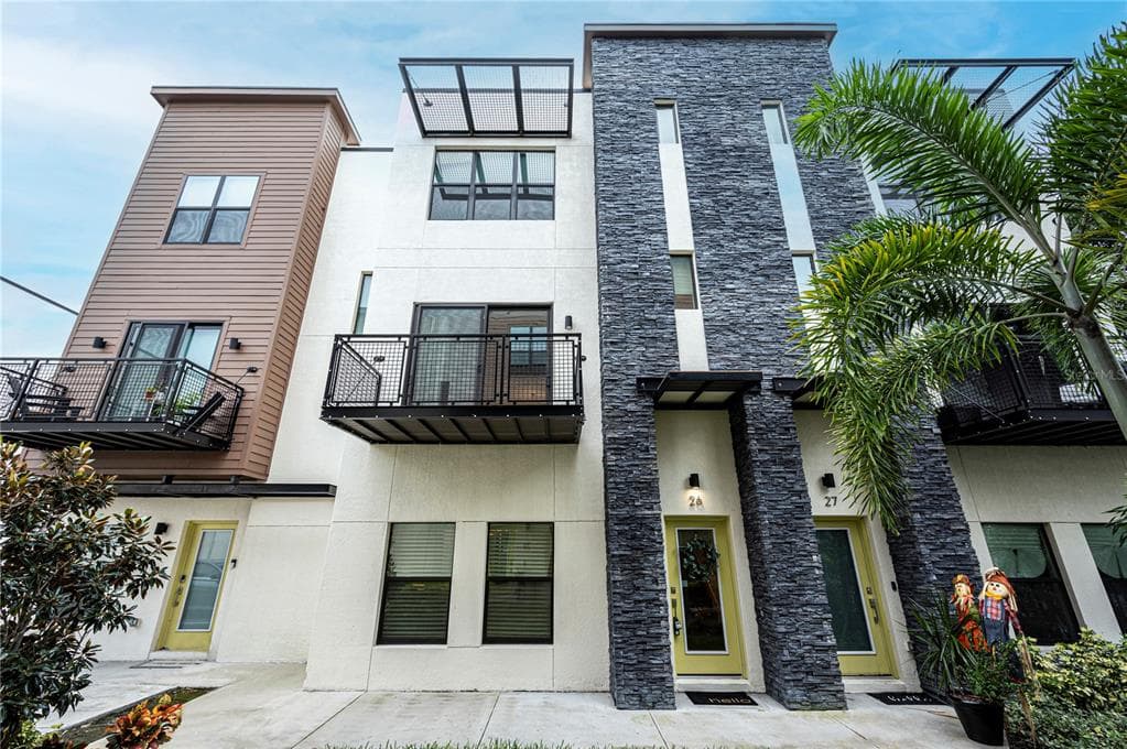 4810 W MCELROY AVENUE UNIT 26 TAMPA, FL 33611