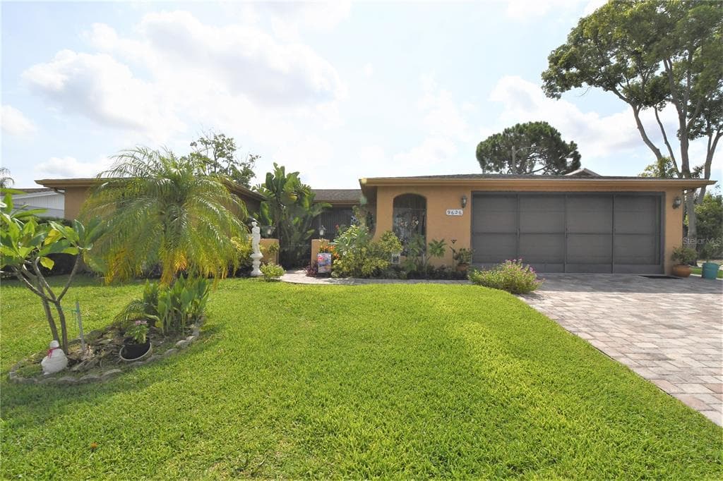 9626 MARK TWAIN LANE PORT RICHEY, FL 34668