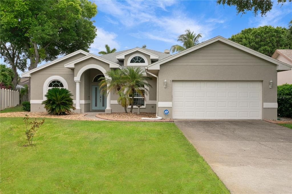 8393 MEADOWBROOK DRIVE E LARGO, FL 33777