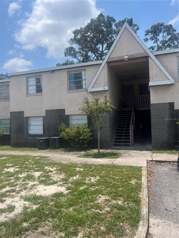 9031 WESTCHESTER CIRCLE N UNIT 125 TAMPA, FL 33604