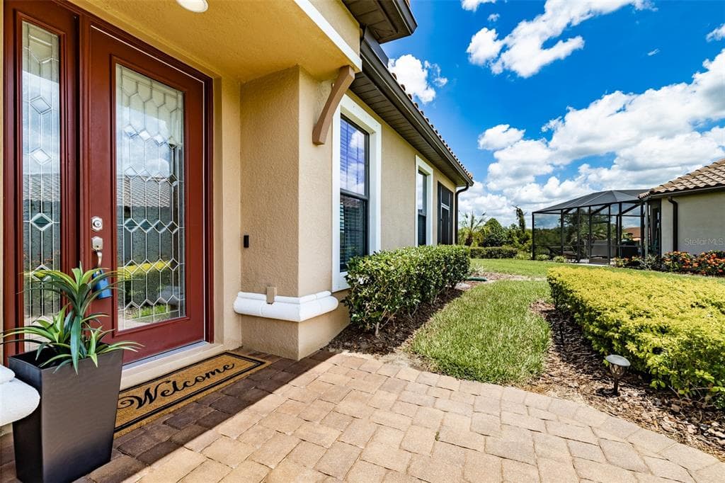 8440 ALBERATA VISTA DRIVE TAMPA, FL 33647