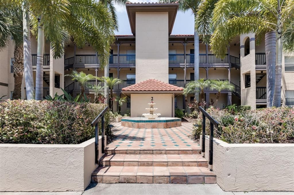 2400 FEATHER SOUND DRIVE UNIT 214 CLEARWATER, FL 33762