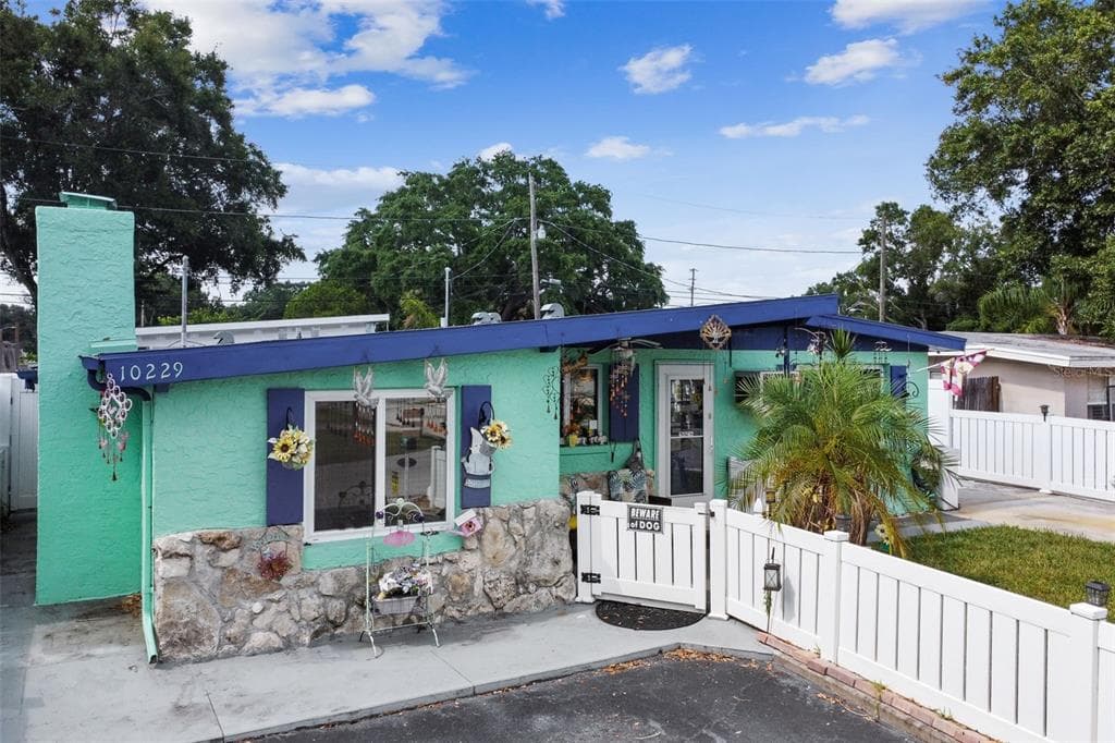 10229 121ST AVENUE LARGO, FL 33773