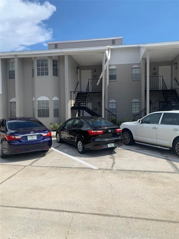 4511 S OAK DRIVE UNIT R21B TAMPA, FL 33611