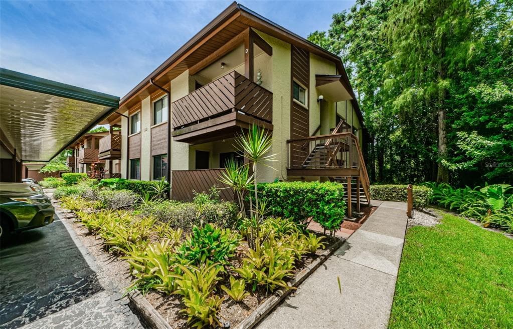 628 BALDWIN AVENUE UNIT D SAFETY HARBOR, FL 34695