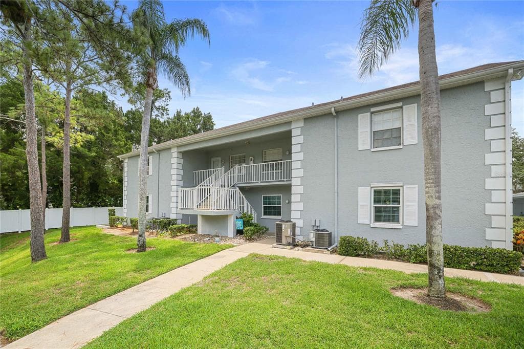 12136 SPARTAN WAY UNIT 204 HUDSON, FL 34667