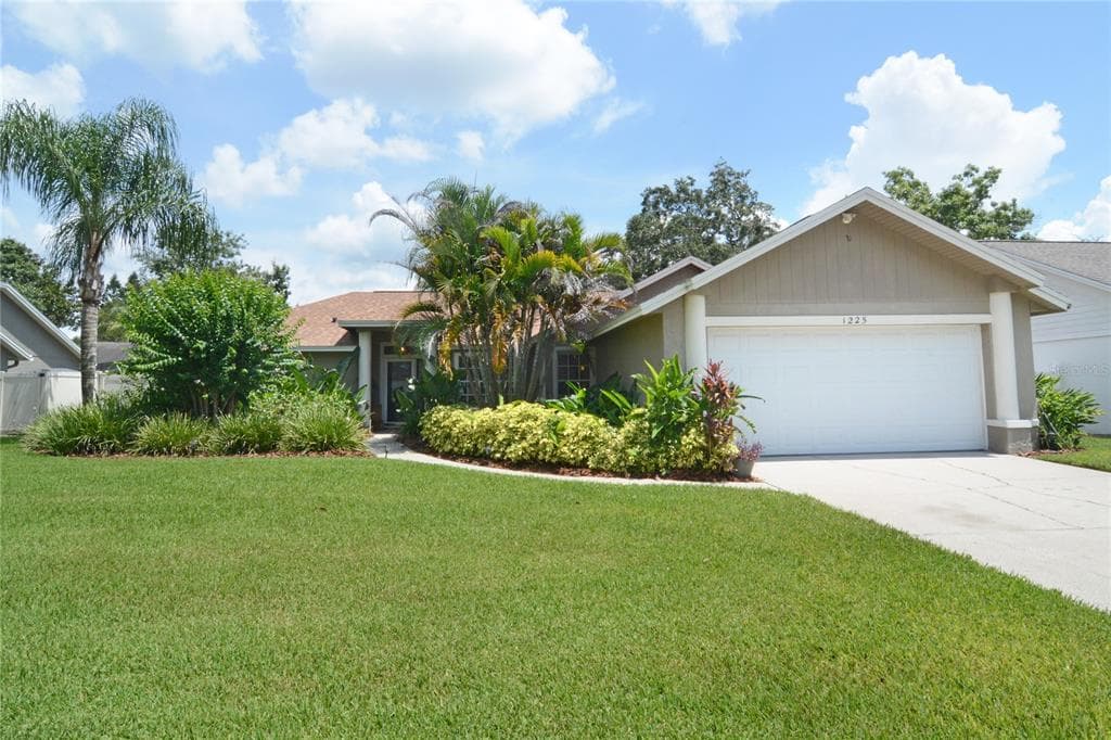 1225 LAKE ROGERS CIRCLE OVIEDO, FL 32765