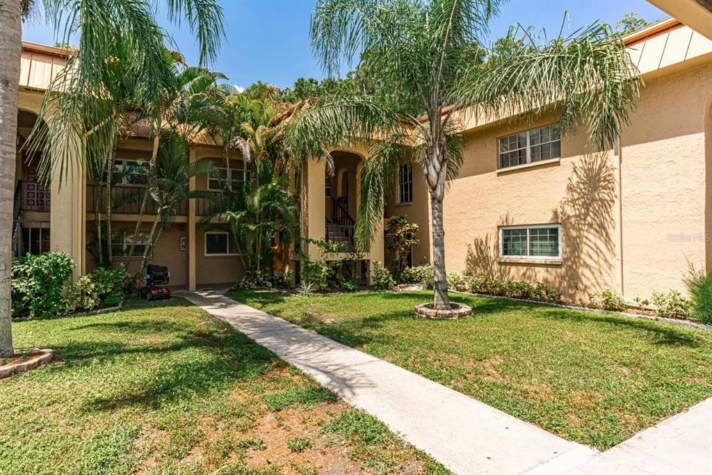 4500 E BAY DRIVE UNIT 155 CLEARWATER, FL 33764