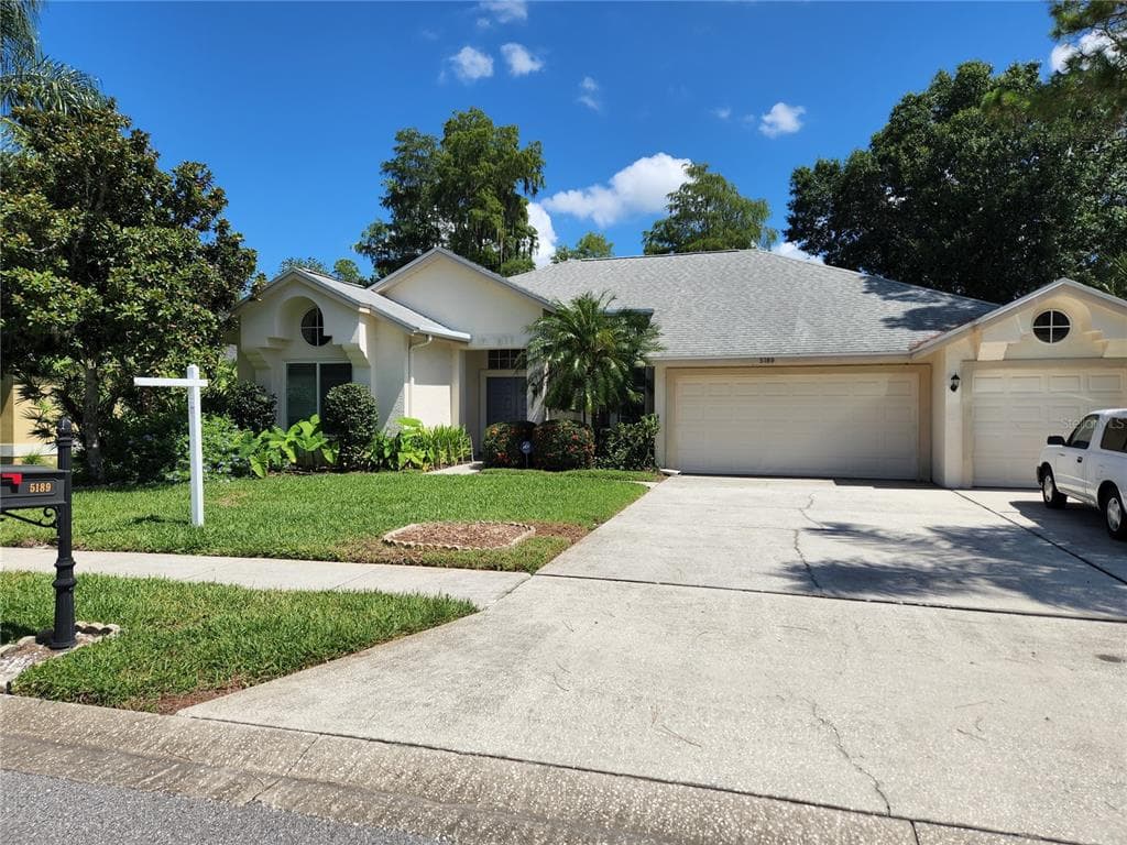 5189 HUNTERS DRIVE