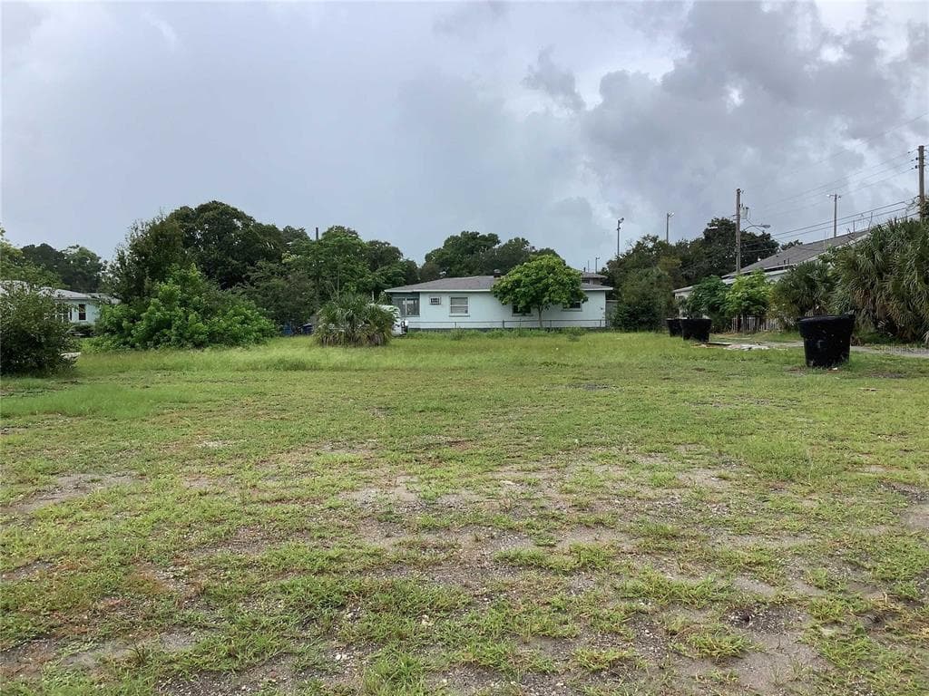 2557 LANGDON AVENUE S ST PETERSBURG, FL 33712