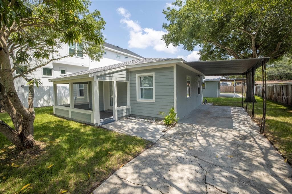 147 42ND AVENUE NE ST PETERSBURG, FL 33703
