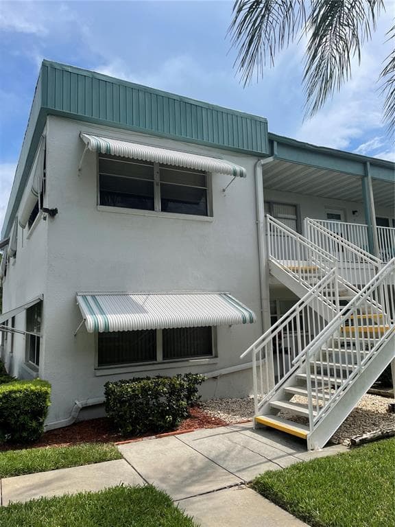 5217 81ST STREET N UNIT 14 ST PETERSBURG, FL 33709