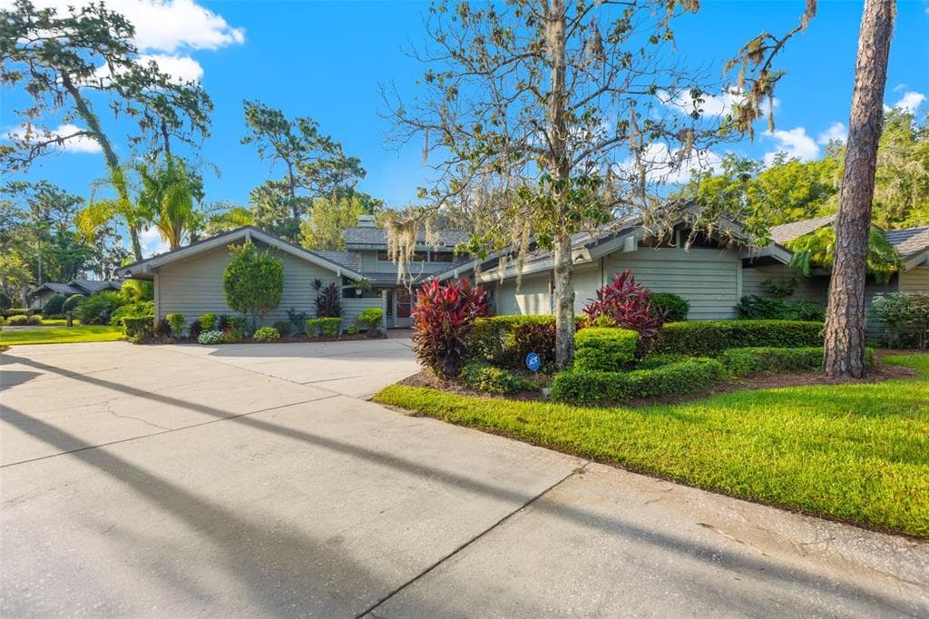 5355 COBBLESTONE COURT WESLEY CHAPEL, FL 33543