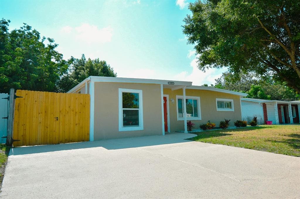 4100 FAIRFORD DRIVE NEW PORT RICHEY, FL 34652