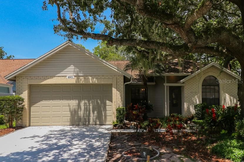 8901 BEELER DRIVE TAMPA, FL 33626