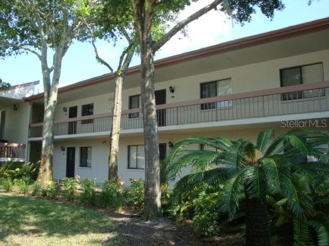 143 LAKEVIEW WAY OLDSMAR, FL 34677