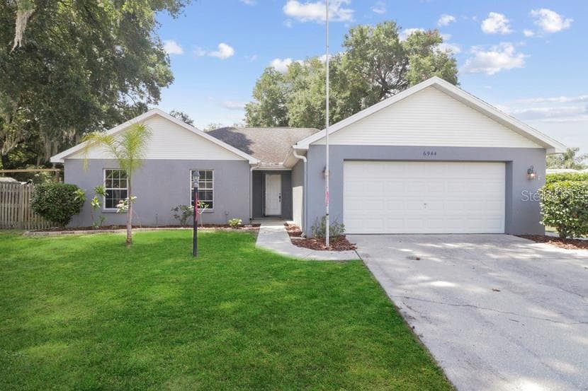 6944 OAKCREST WAY ZEPHYRHILLS, FL 33542
