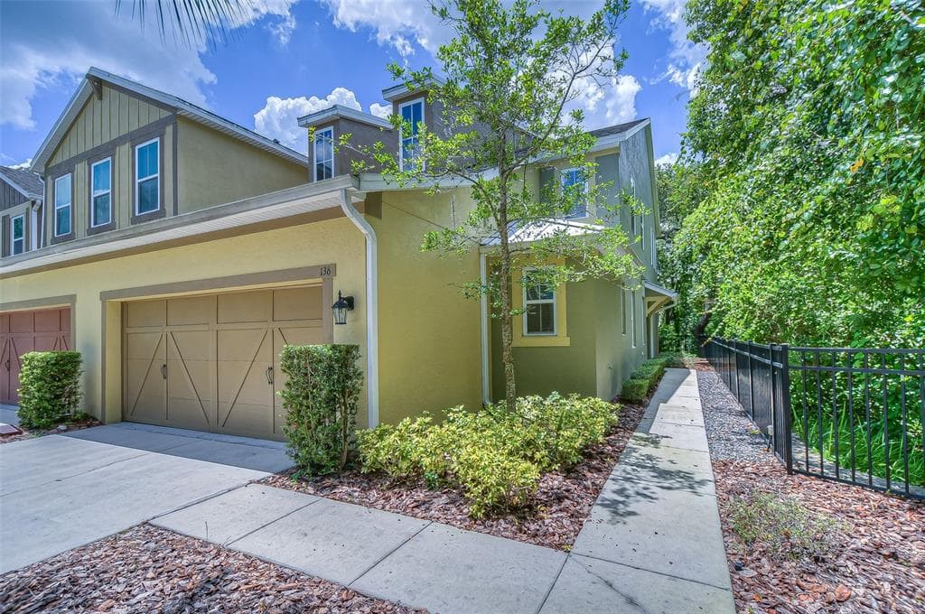 136 GRANDE VILLA DRIVE LUTZ, FL 33548