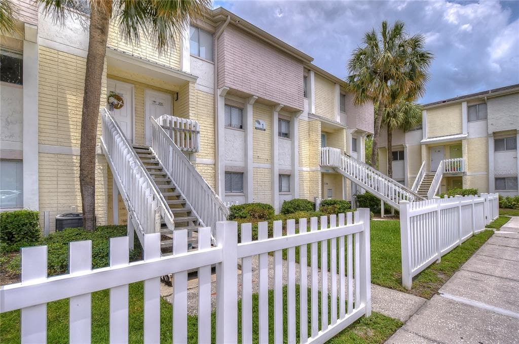 7411 PALMERA POINTE CIRCLE UNIT 201 TAMPA, FL 33615