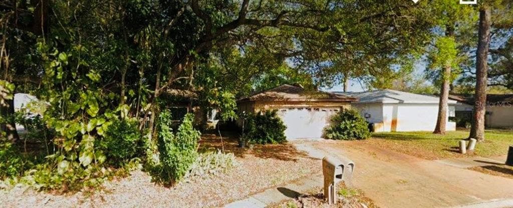 8579 JENNIFER LANE SEMINOLE, FL 33777