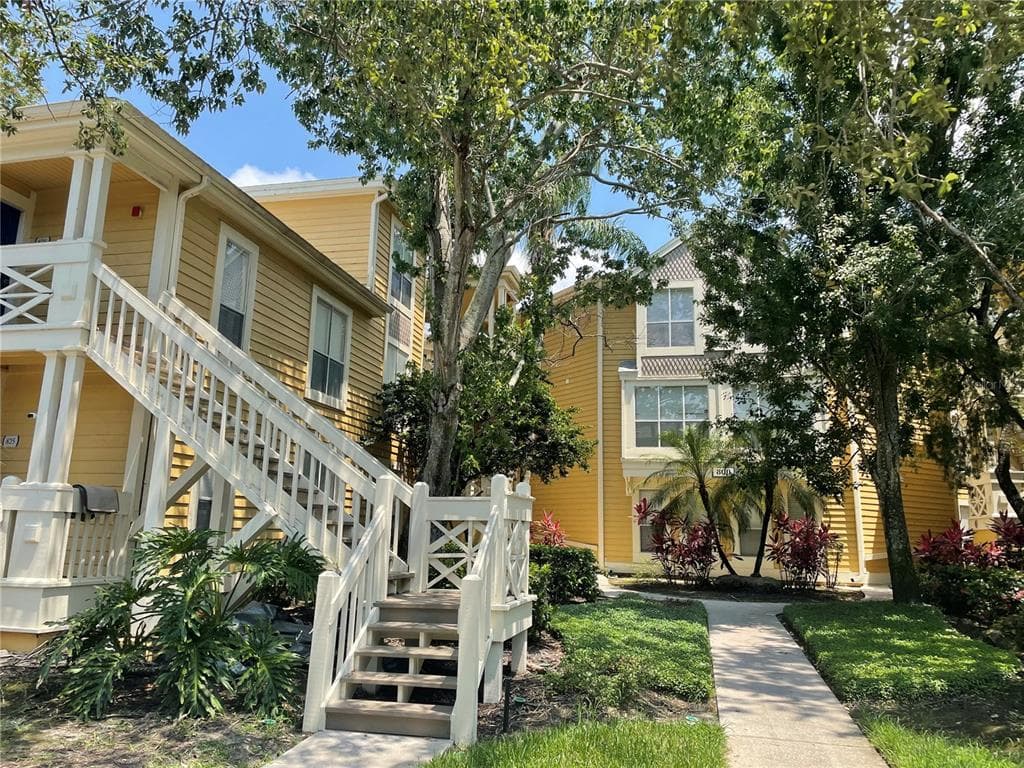 115 112TH AVENUE NE UNIT 807 ST PETERSBURG, FL 33716