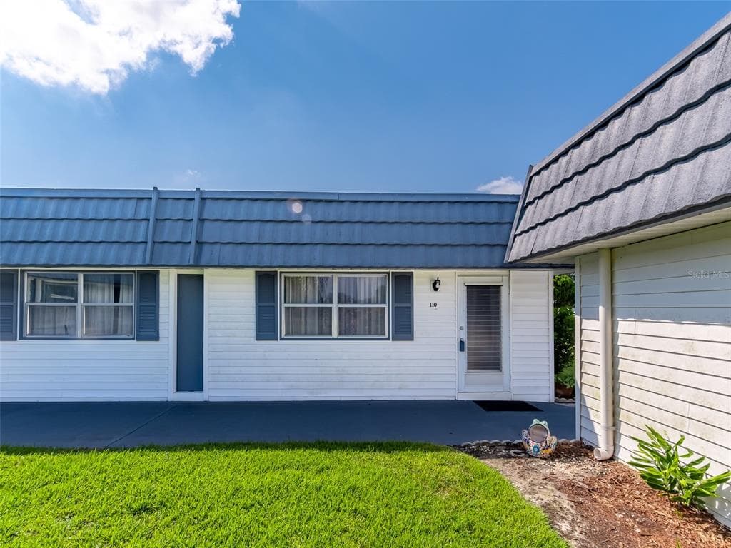 205 ANDOVER PLACE N UNIT 110 SUN CITY CENTER, FL 33573