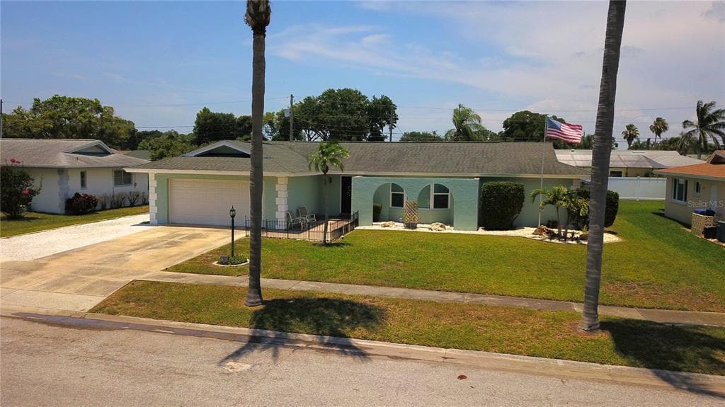 13903 BREWSTER DRIVE LARGO, FL 33774