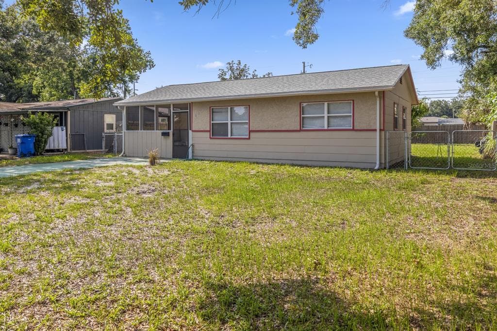 1573 76TH AVENUE N ST PETERSBURG, FL 33702