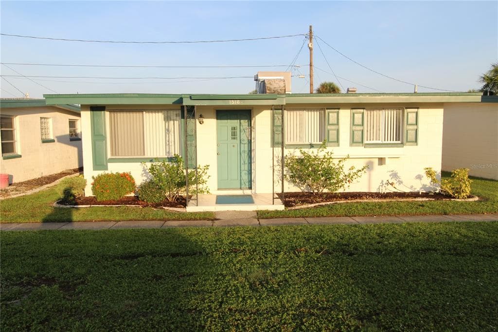 1516 COUNCIL DRIVE SUN CITY CENTER, FL 33573