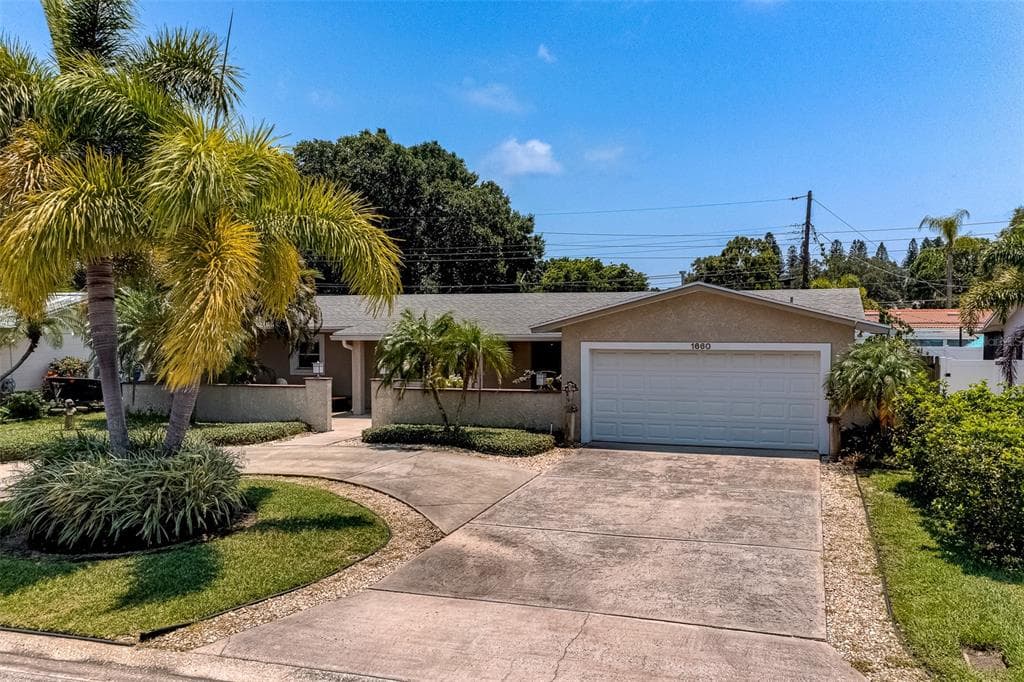 1660 69TH AVENUE S ST PETERSBURG, FL 33712