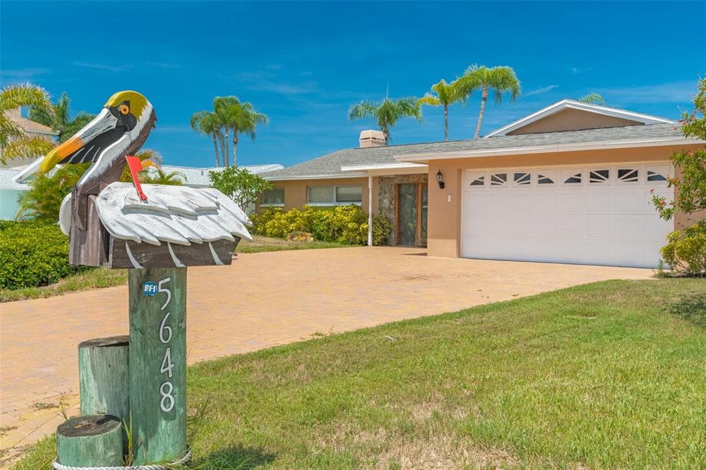 5648 BAYVIEW DRIVE SEMINOLE, FL 33772