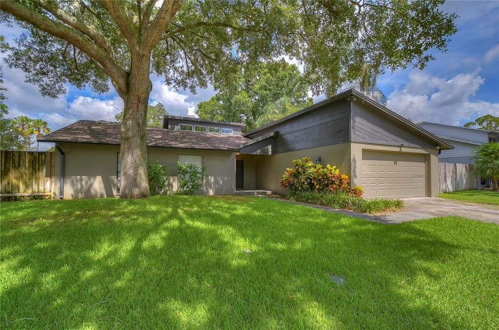 15304 LAZY LAKE PLACE TAMPA, FL 33624