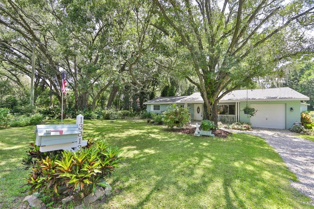 13813 N EDISON AVENUE TAMPA, FL 33613