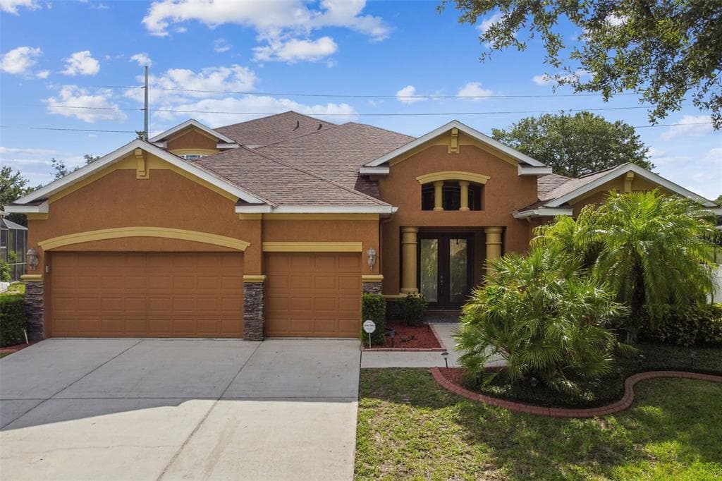 1110 FACET VIEW WAY VALRICO, FL 33594