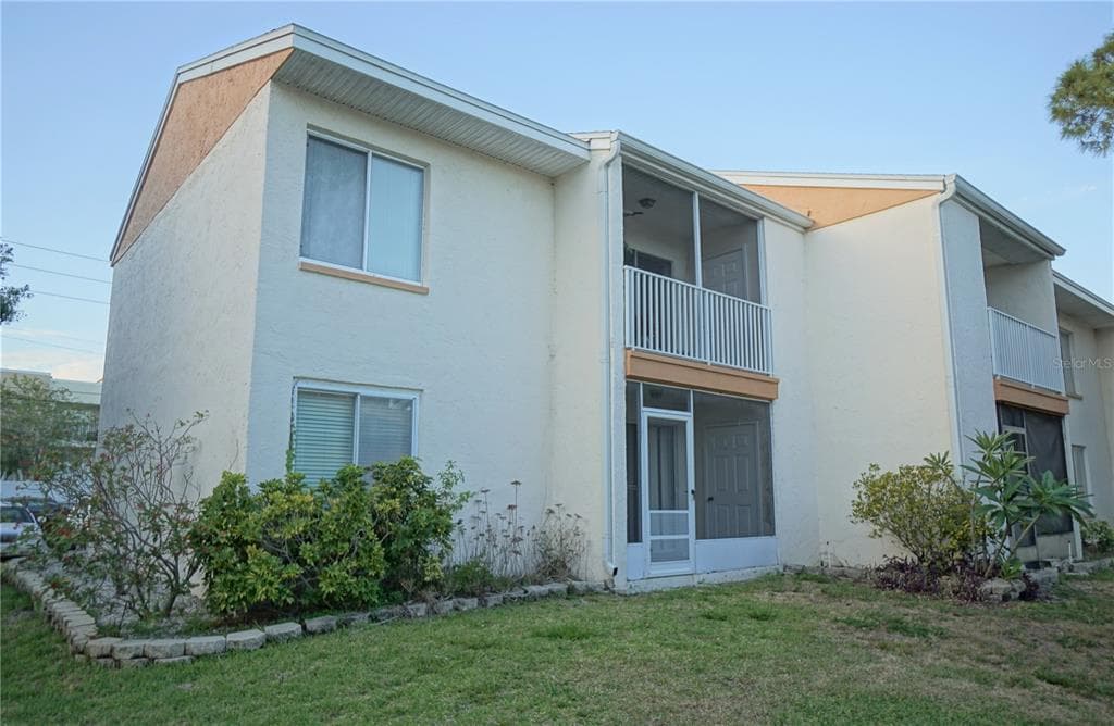 504 100TH AVENUE N UNIT 104 ST PETERSBURG, FL 33702