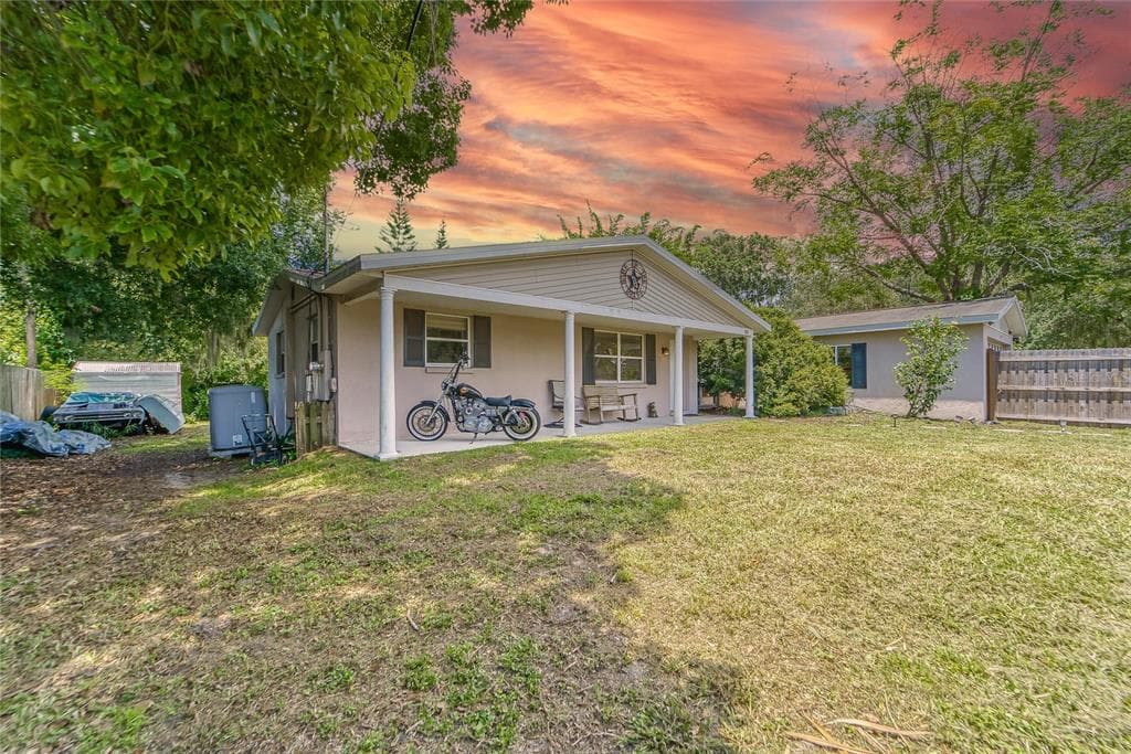 805 W COLLEGE AVENUE RUSKIN, FL 33570