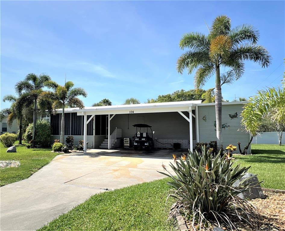 104 MOUNT CURVE AVENUE NE UNIT 12 ST PETERSBURG, FL 33702